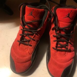 Jordan 12 red and black kids size 2.5Y